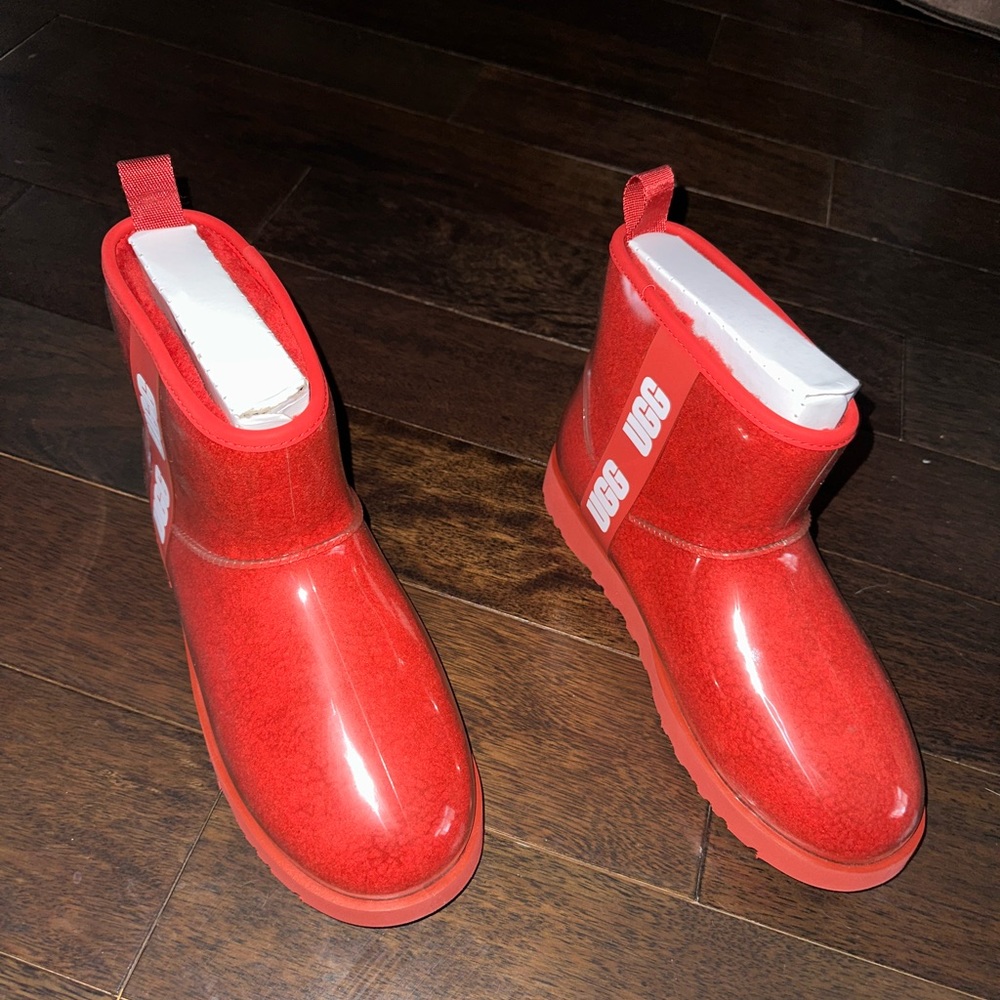 Size 11 women clear classic mini Ugg boots red